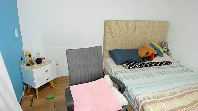 RachelJones_ live XXX chat