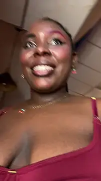 Chat +18 de NanyMoreno ao vivo