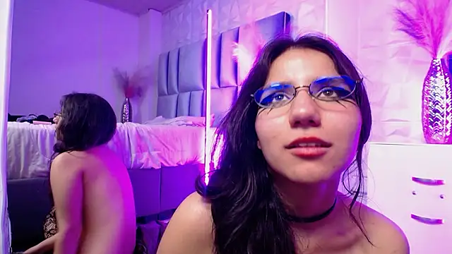 HollyPeach's Live XXX Chat