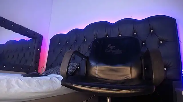 Emily_Jedet: вебкам-шоу