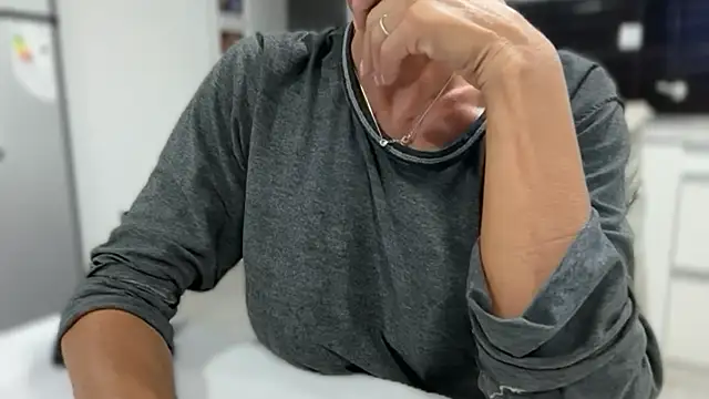 Reyna63 Live XXX Chat