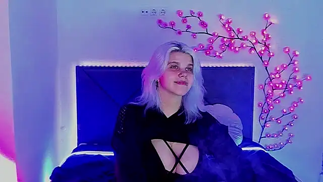 JoannLowe Adlı Modelin Canlı XXX Sohbeti