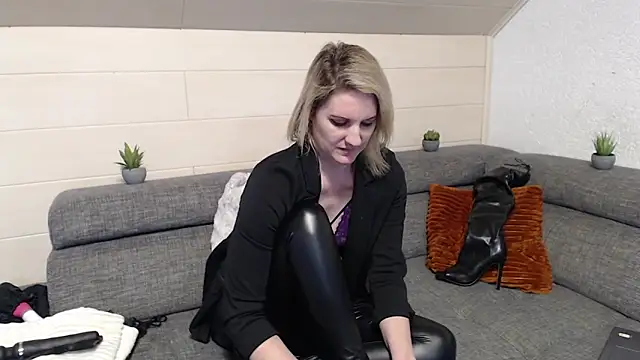 แชท XXX สดของ NoraNoxx