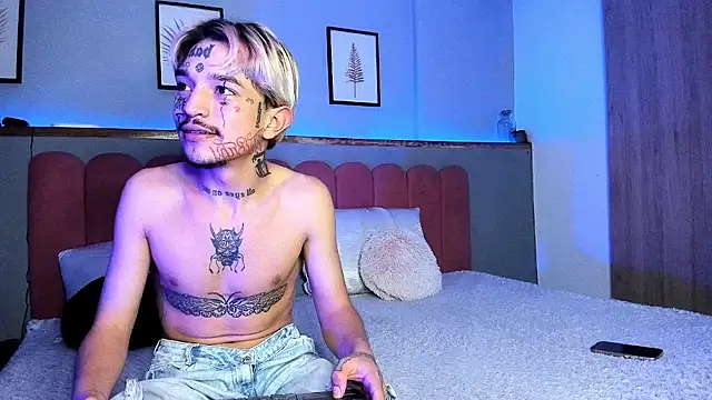 Show modela MidnightSinners na web-kameri