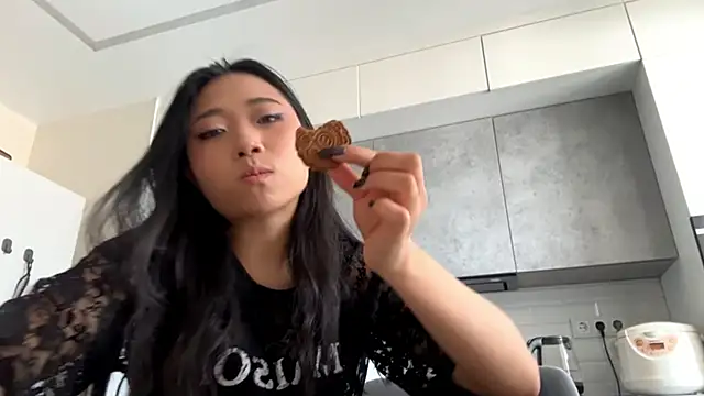 Chatroom XXX en direct de SweetMiaXO