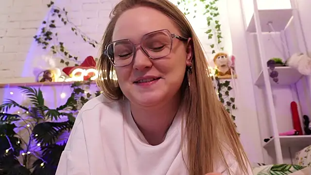 MonicaAsis live XXX chat