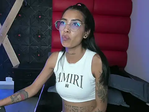 KarlaSlutSkinny__ Chat XXX in diretta