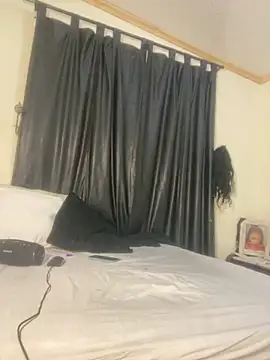 Cardiebae89 Adlı Modelin Canlı XXX Sohbeti