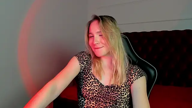 Živý XXX chat ElaraVoltage