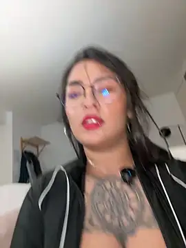 Rae_Lil_White live XXX chat