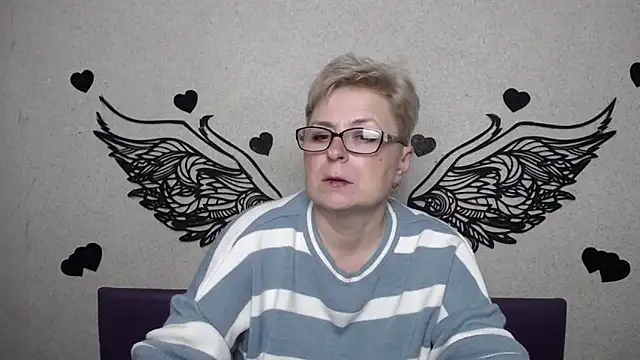 EmiliaGree's Live XXX Chat