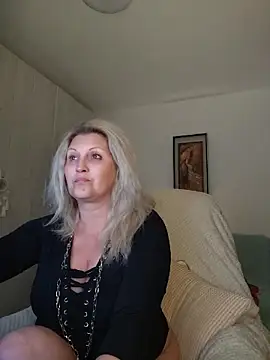 Divineblond Chat XXX in diretta