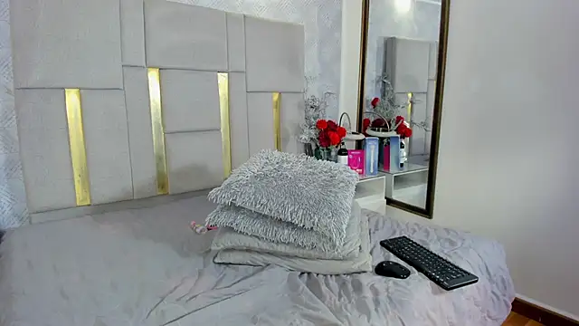 Czat XXX na żywo – IsisBrown_