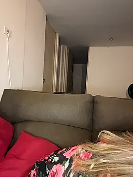 Show de milablossom-with-pussy na webcam