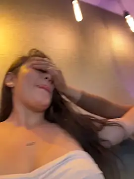 Chatroom XXX en direct de Antonella_Julieta