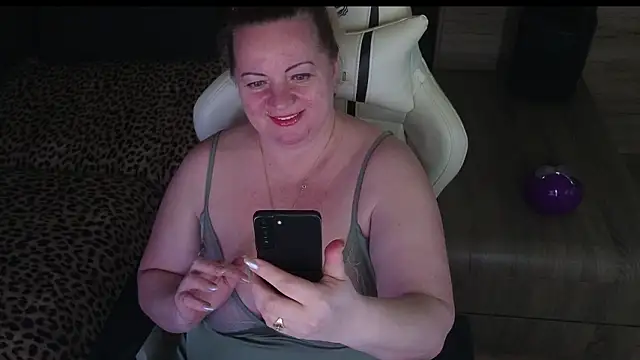 Chat +18 de MolligSpielle ao vivo