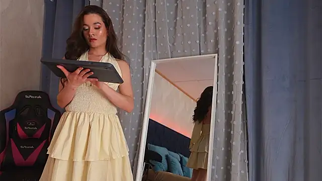 LucyDeLuca Live XXX-Chat