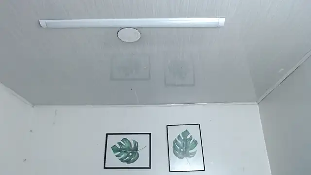 selena_yourmilf's Webcam Show