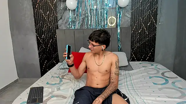thebaby_col's Webcam Show