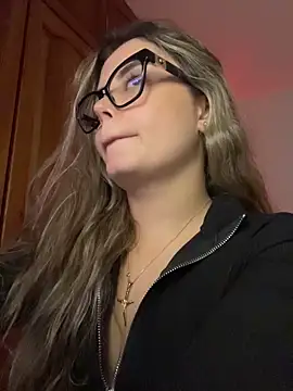 Miss_valeriaa élő XXX-chatje