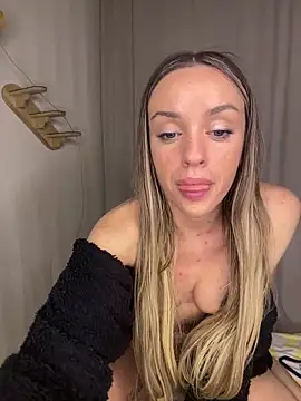 KatieCutieXooo – Live XXX-chat