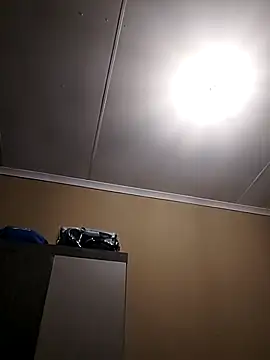 Онлайн чат XXX Prettylicou