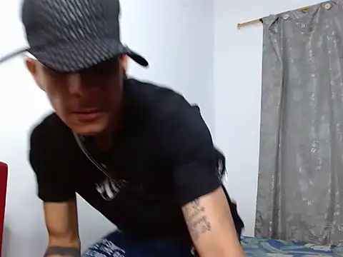 Онлайн чат XXX ethanchamo