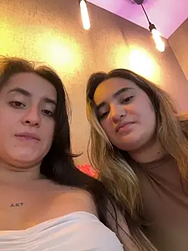 Antonella_Julieta Chat XXX in diretta