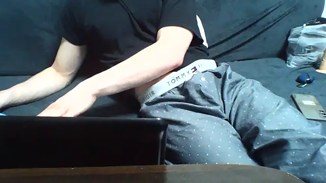 Pertunjukan Kamera Web KaelNox