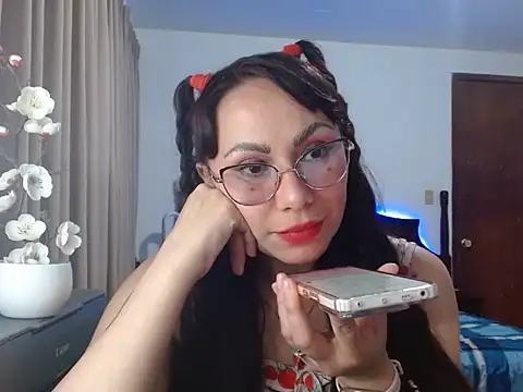 Pokazy przed kamerką – AloLovely_