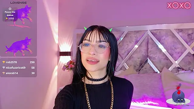 Chatroom XXX en direct de JaneeDaviss