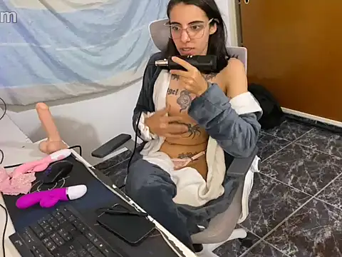 Poison_Ivy_29 – Live XXX-chat