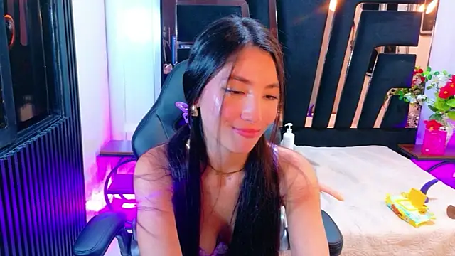 MiaLovelyn's Live XXX Chat