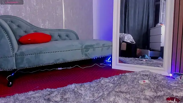 AnyaGlow Chat XXX in diretta