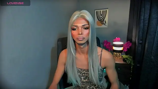 Show de xEllaineCumsLotx na webcam