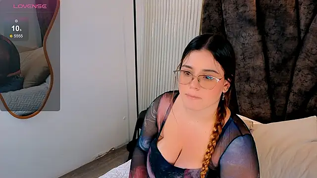 zoe_hugeboobs' Live XXX Chat