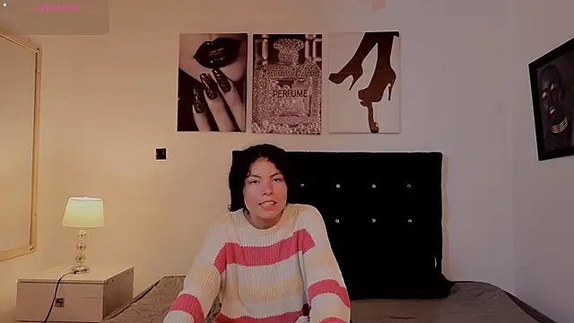 Zoe-yanin's Live XXX Chat