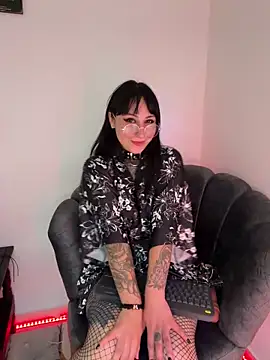 Ravenna666_ élő XXX-chatje