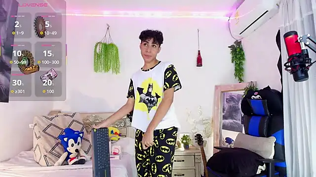 Chat XXX en directo de huge_armound