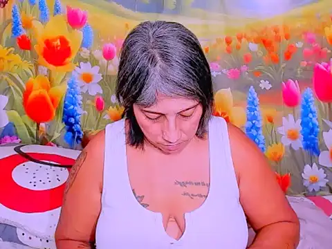 indianroxy: απευθείας συνομιλία ΧΧΧ