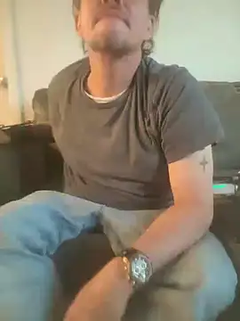 yourMasterisBored: διαδικτυακό σόου στην κάμερα