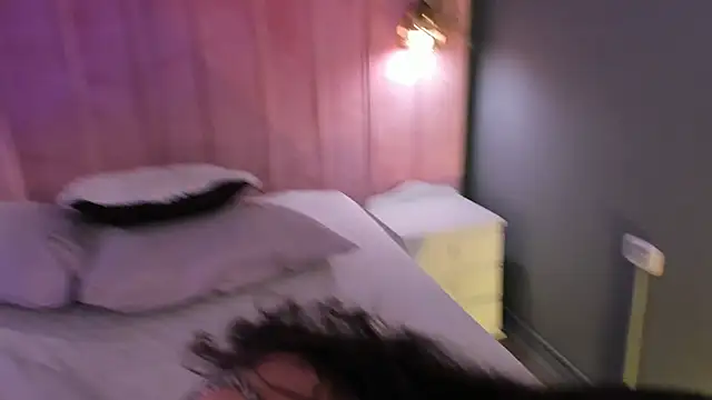 Chat +18 de riley_bensongh ao vivo