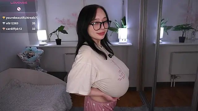 Chat +18 de HannaHayles ao vivo