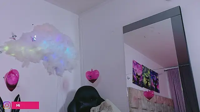 MiiaBlumm_ Chat XXX live