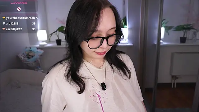 Chat +18 de HannaHayles ao vivo