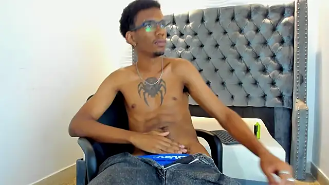 nero_reyd Adlı Modelin Web Kamerası Şovu