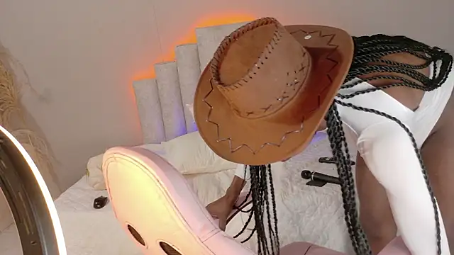 Sheinny_brown1: онлайн-секс-чат