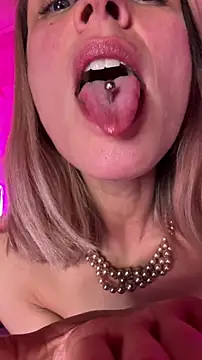 LittleLoftAngel: онлайн-секс-чат