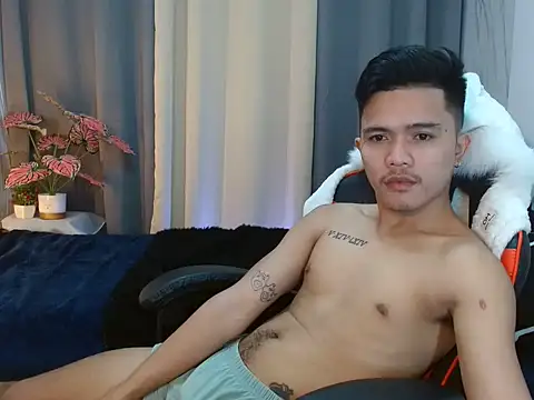 YourNaughtyTwink_69 在線直播表演