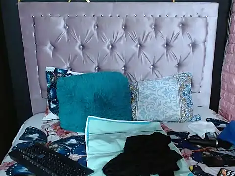 XXX chat uživo modela SeleneLux_